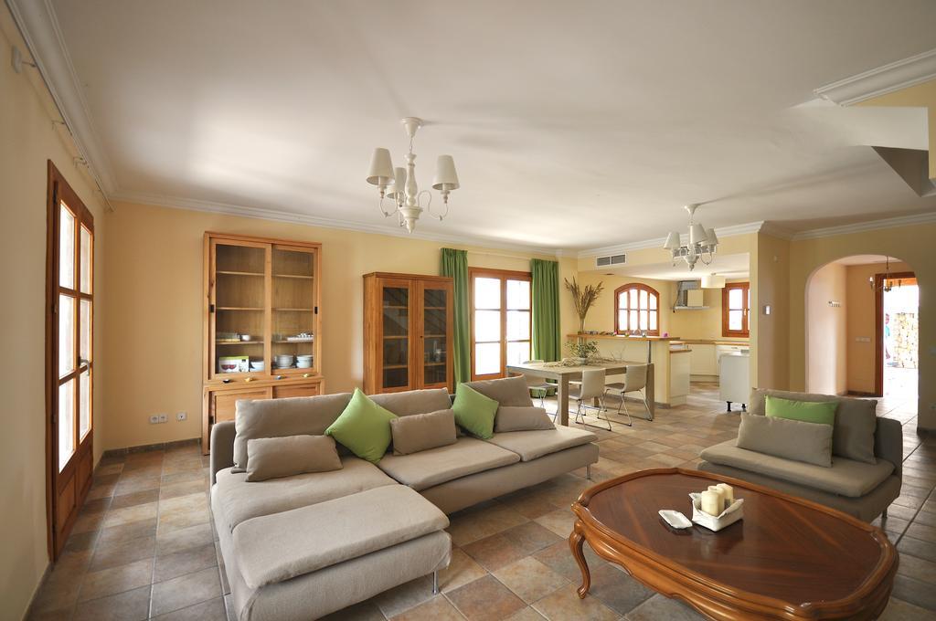 Houm Villa Cala Pi Zimmer foto